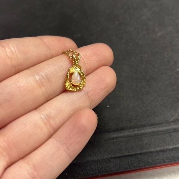 Stone necklace - Picture 2 of 2